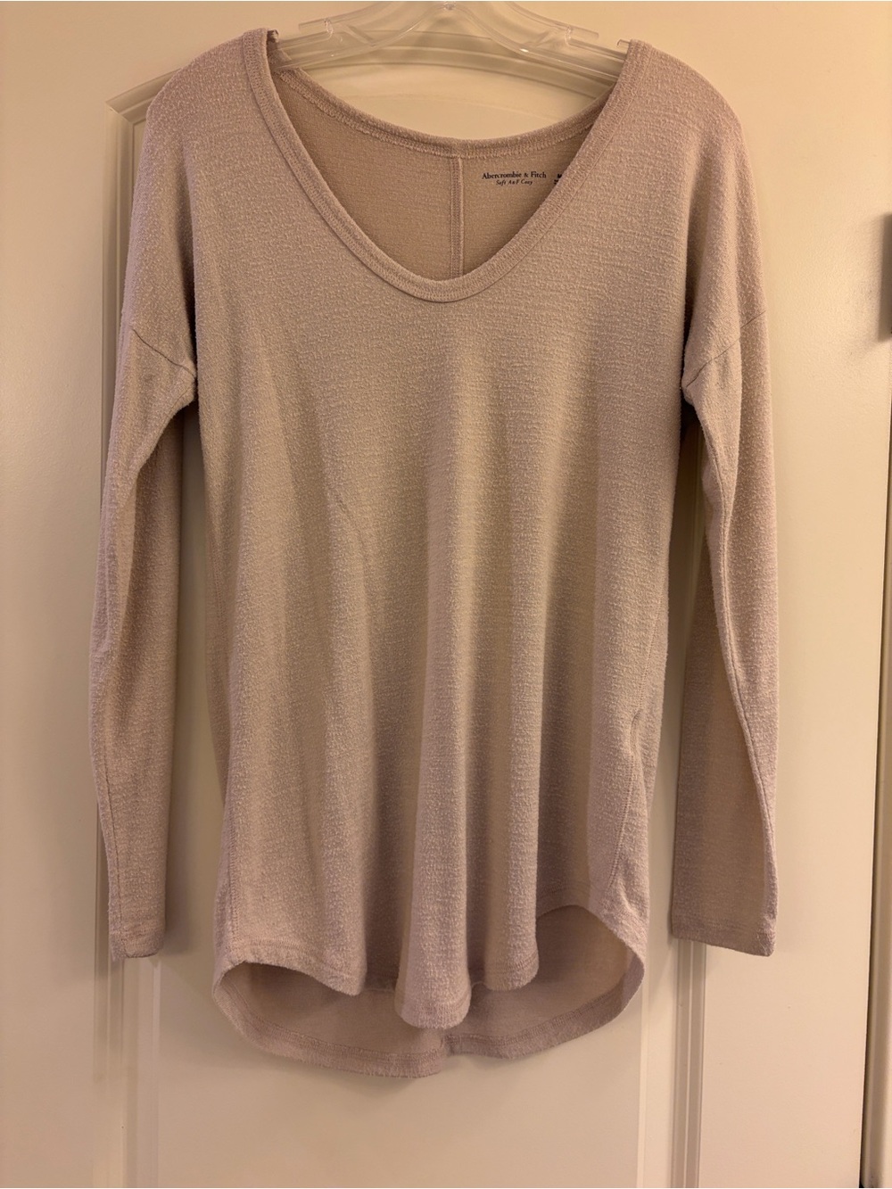 Abercrombie & Fitch Women's Long-Sleeve V-Neck Top in Light Taupe